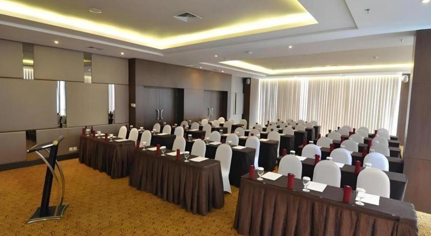 Hotel Horison Ultima Semarang Exterior foto