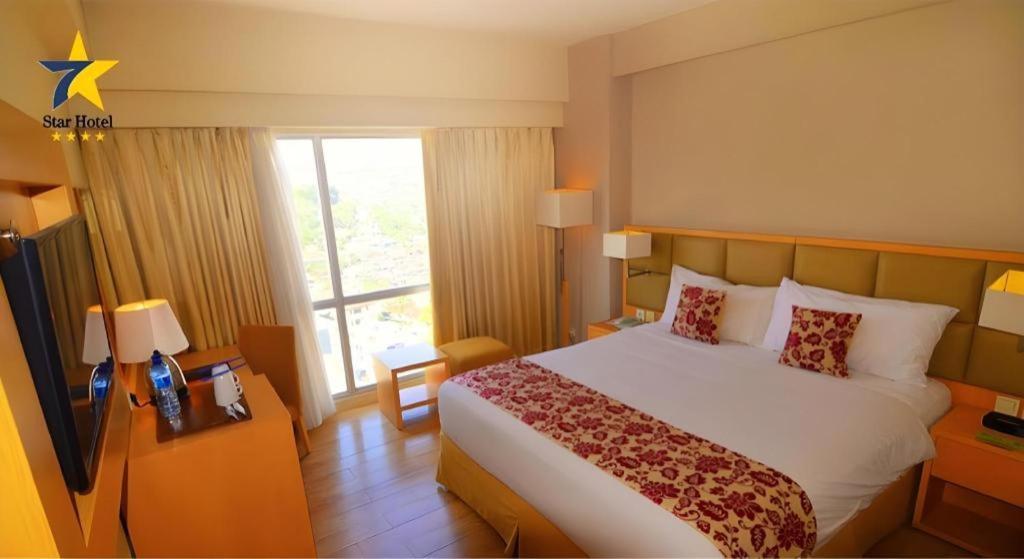 Hotel Horison Ultima Semarang Exterior foto